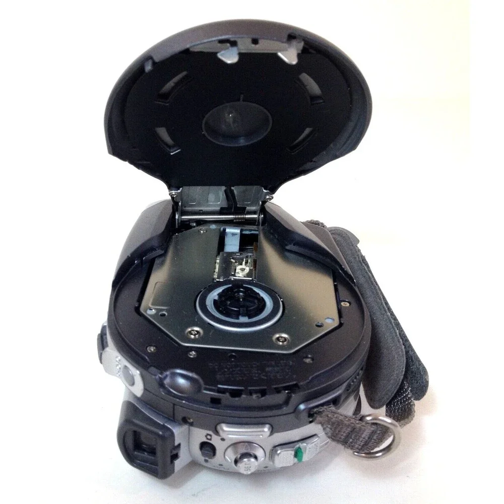 Canon DC220 Mini DVD Camcorder 35X Optical Zoom For Parts or Repair